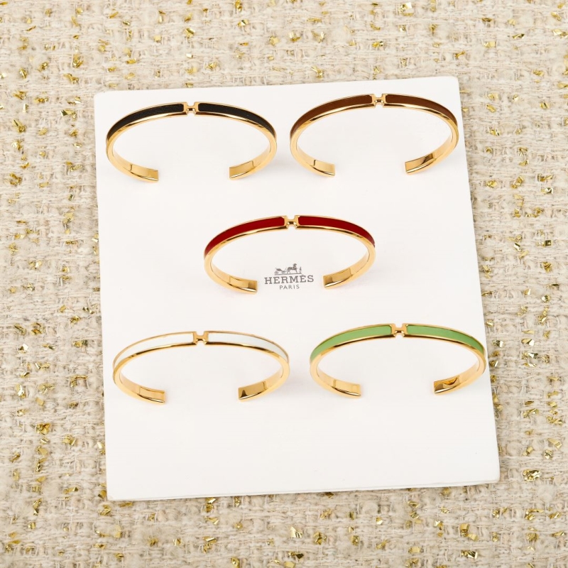 H**me5 bracelets
